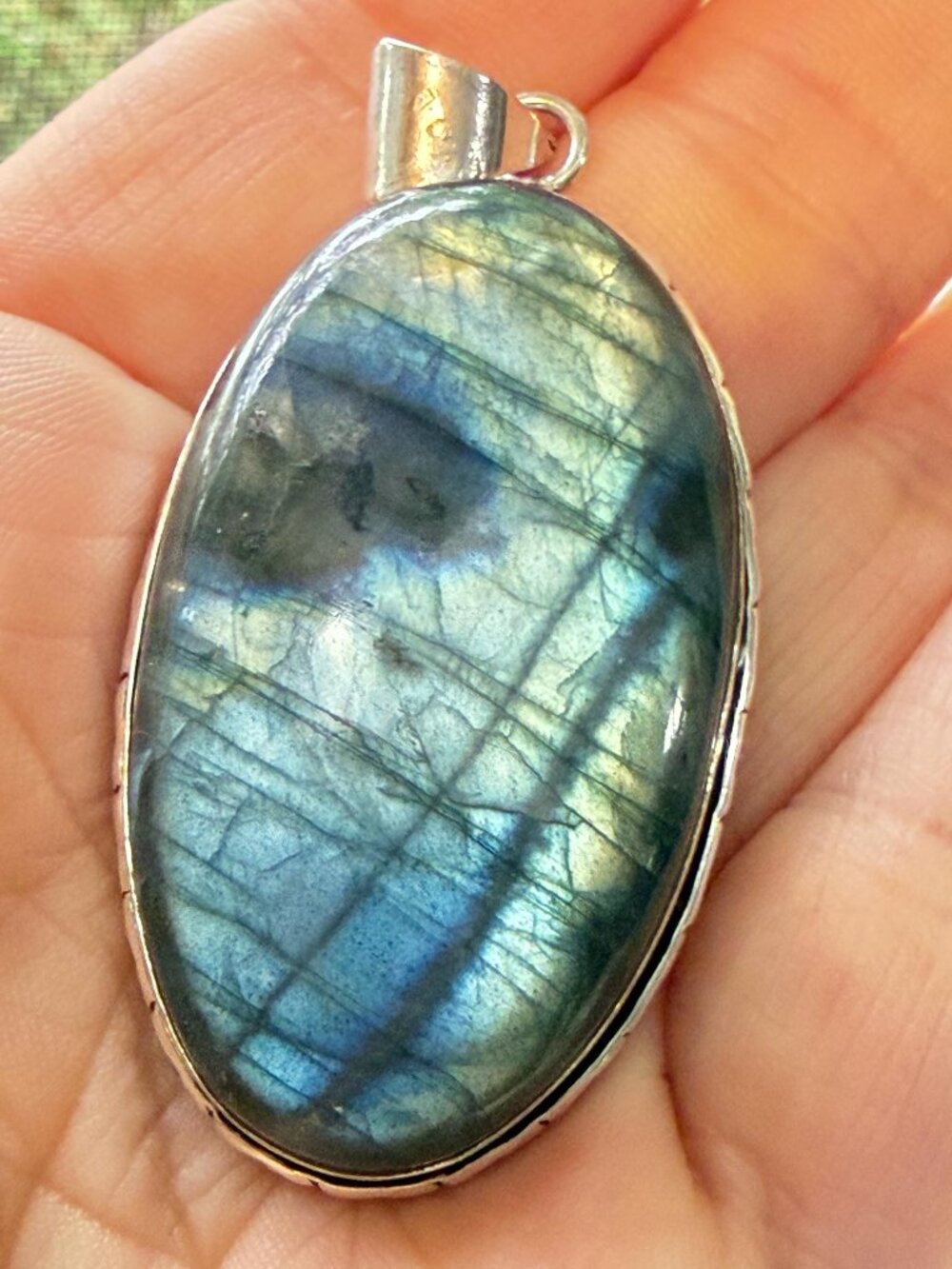 Labradorite Pendant Blue Green Flash 925 Stamped Bale
